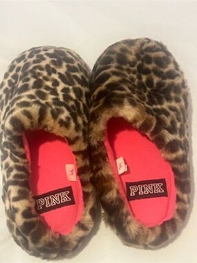 PINK Victoria's Secret Leopard Print Fuzzy Slippers with Pink Insoles